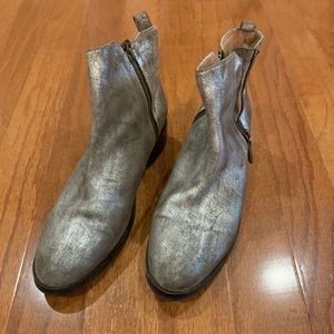 Seychelles silver finish booties